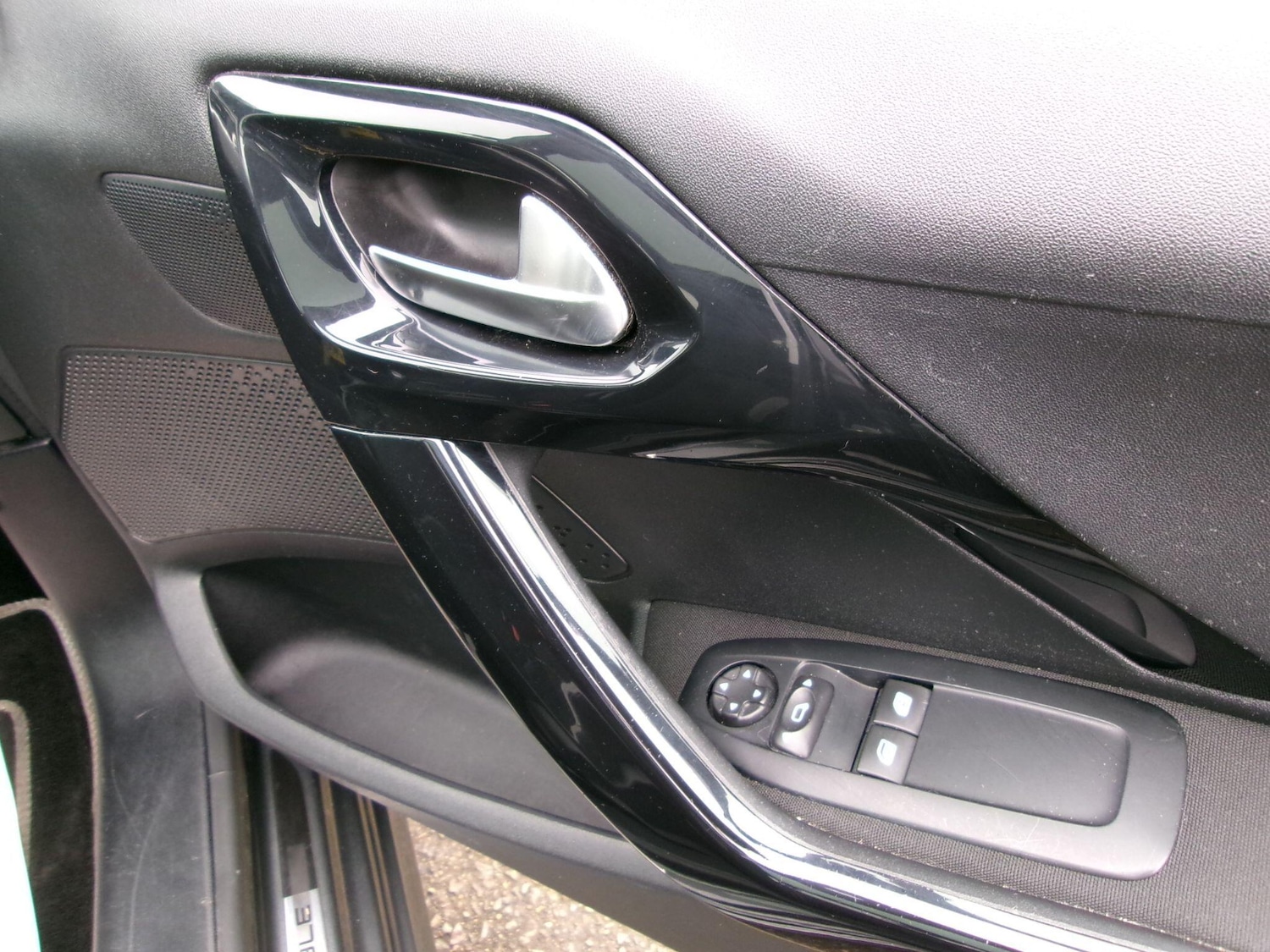 Used Peugeot 208 2015 for sale - 76424674: Photo 25