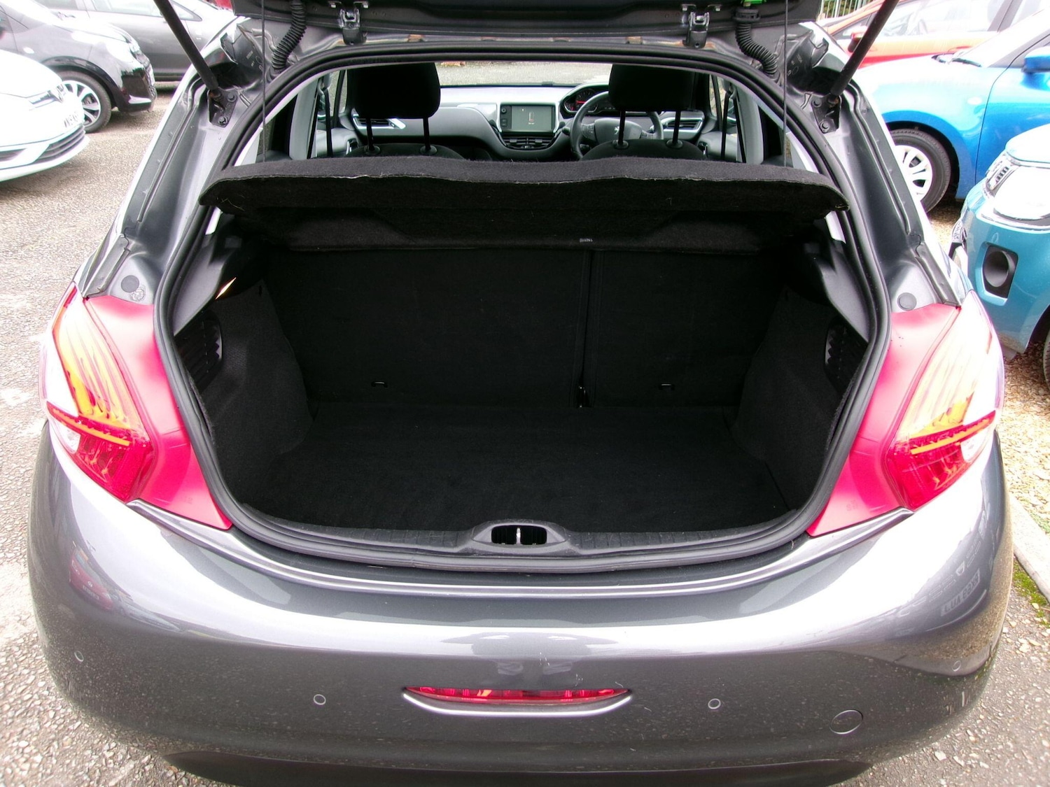 Used Peugeot 208 2015 for sale - 76424674: Photo 40