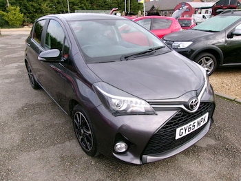Used Toyota Yaris 2015 for sale - 76499235: Photo