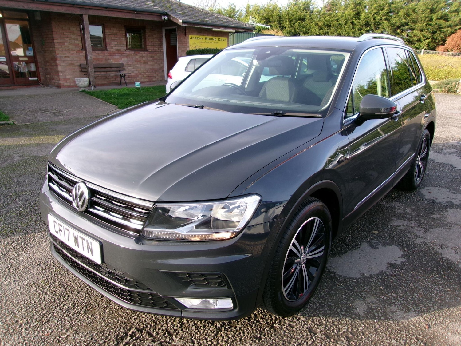 Used Volkswagen Tiguan 2017 for sale - 76572604: Photo 3