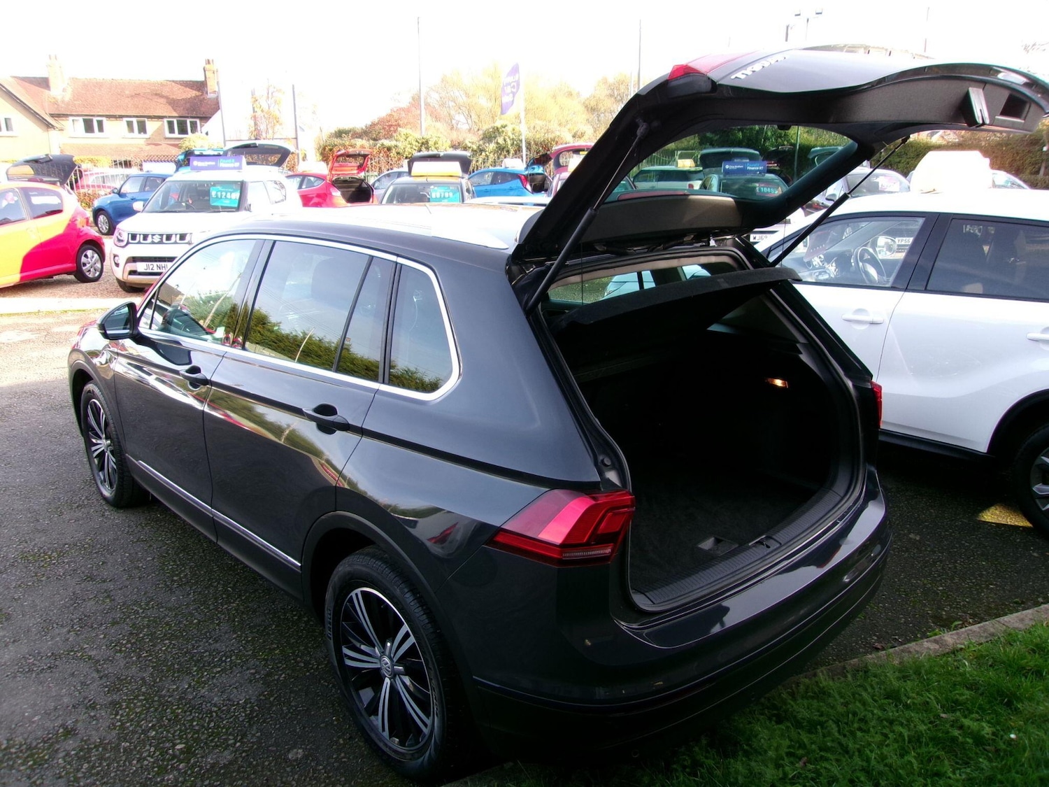 Used Volkswagen Tiguan 2017 for sale - 76572604: Photo 5