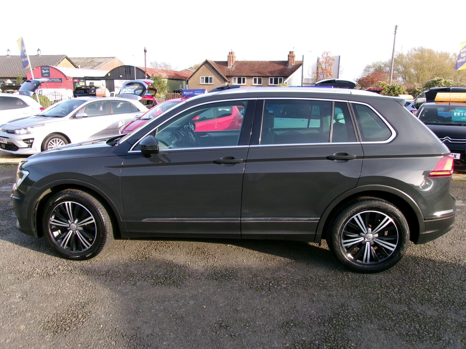 Used Volkswagen Tiguan 2017 for sale - 76572604: Photo 6