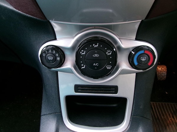 Used Ford Fiesta 2009 for sale - 76166725: Photo 29