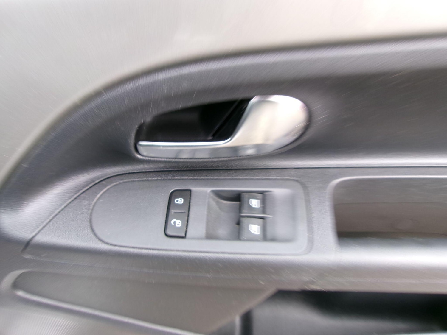 Used Volkswagen up! 2015 for sale - 76152325: Photo 15