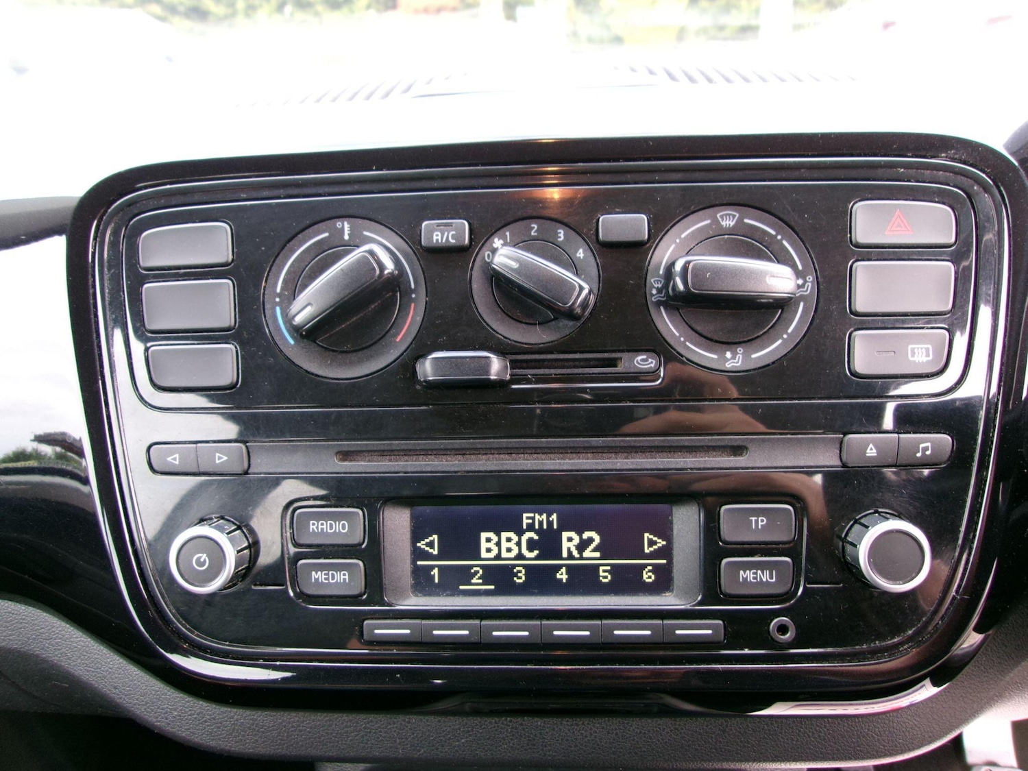 Used Volkswagen up! 2015 for sale - 76152325: Photo 25