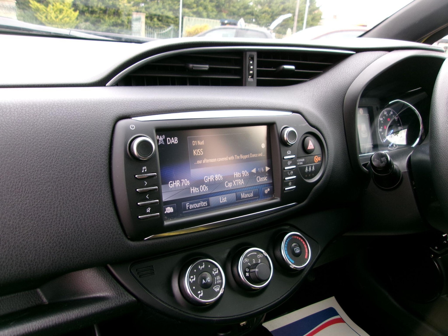 Used Toyota Yaris 2018 for sale - 76398841: Photo 25