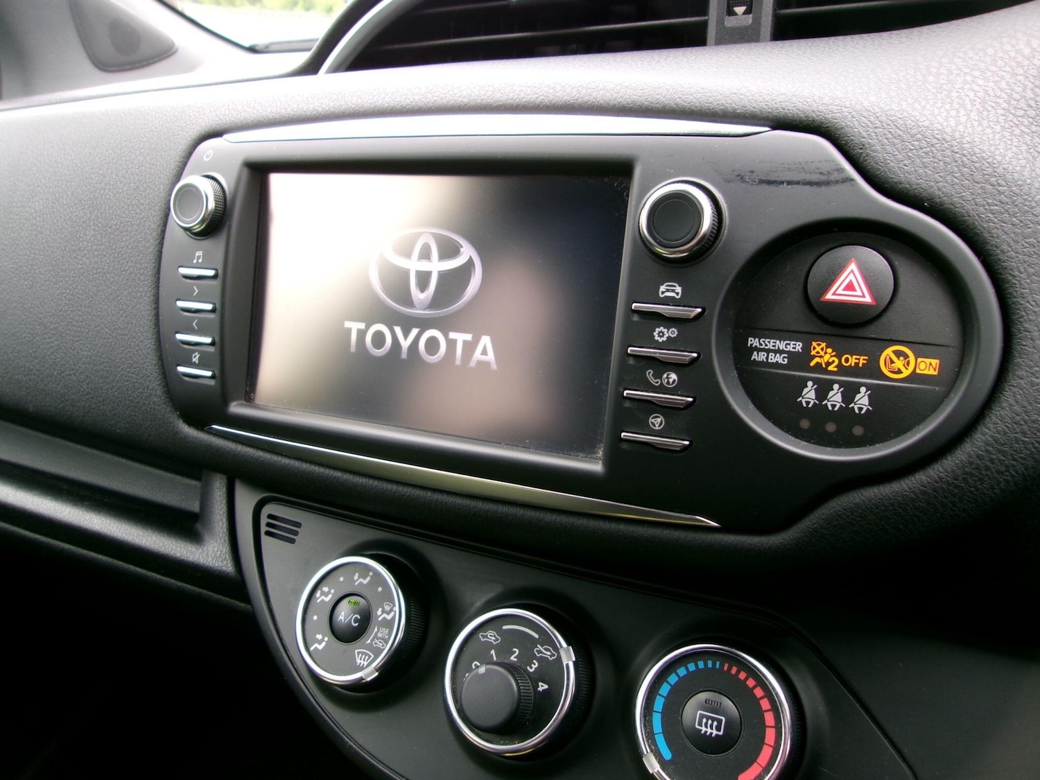 Used Toyota Yaris 2018 for sale - 76398841: Photo 29