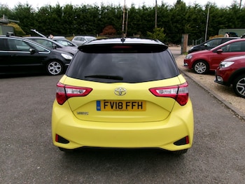 Used Toyota Yaris 2018 for sale - 76398841: Photo