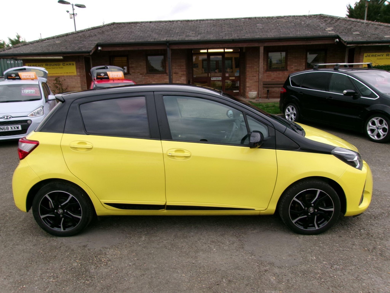 Used Toyota Yaris 2018 for sale - 76398841: Photo 5