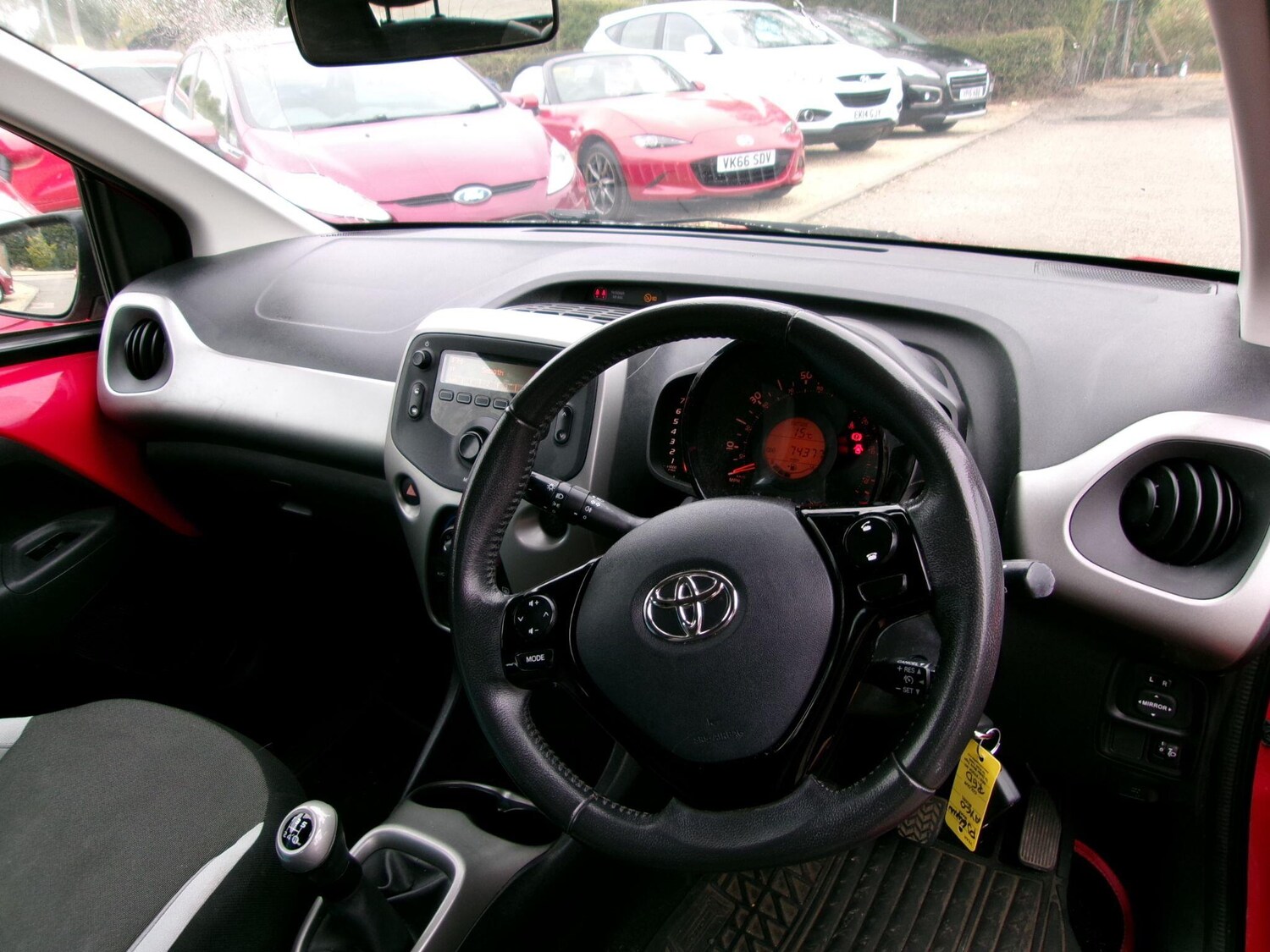 Used Toyota AYGO 2015 for sale - 76083842: Photo 10