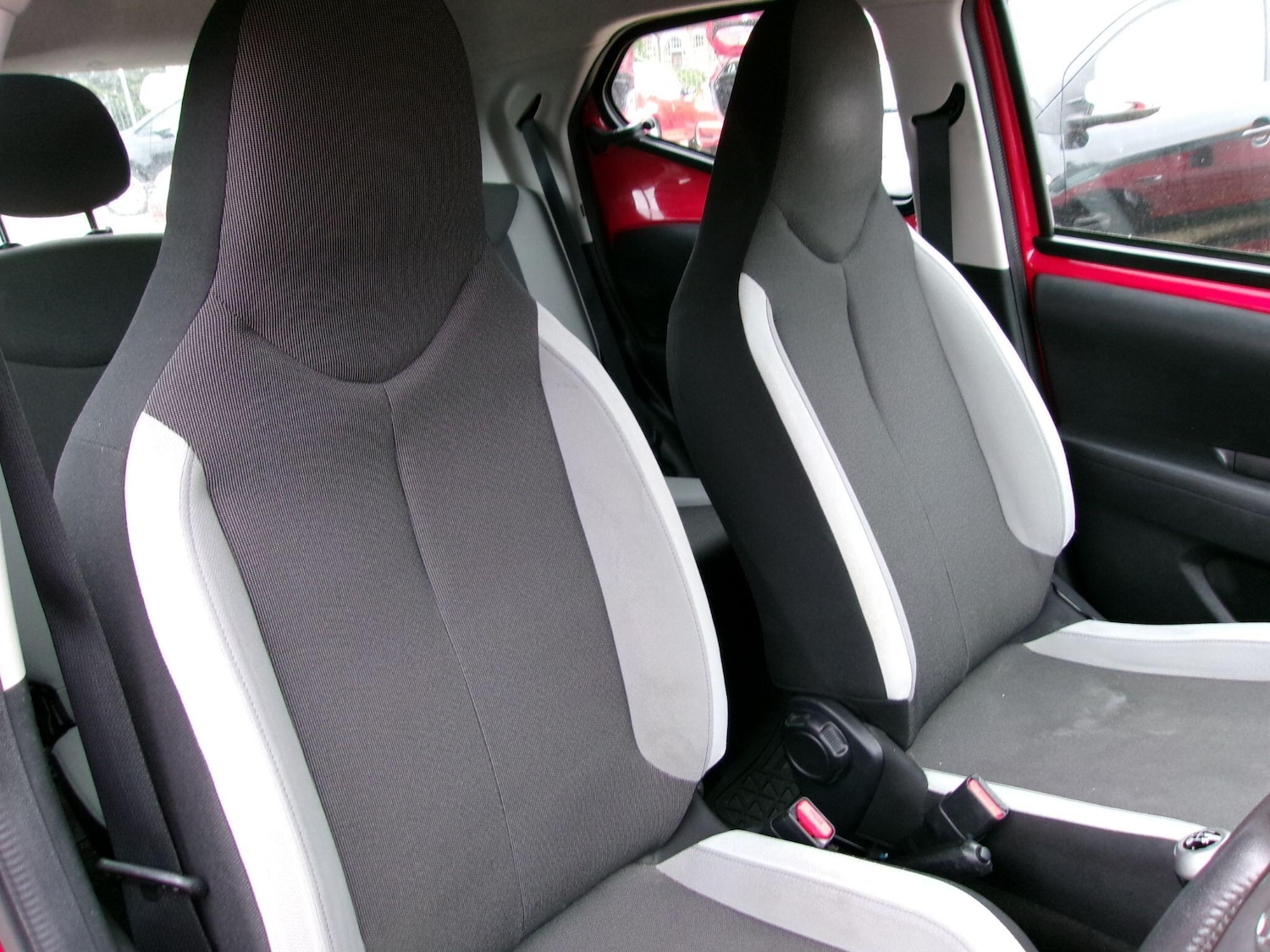 Used Toyota AYGO 2015 for sale - 76083842: Photo 12