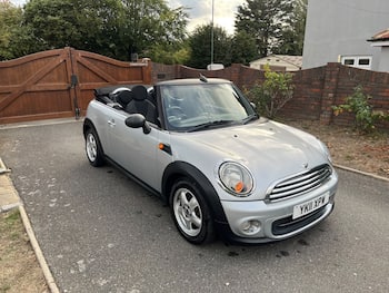 Used MINI Convertible 2011 for sale - 79773104: Photo