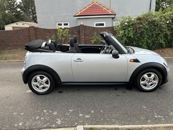 Used MINI Convertible 2011 for sale - 79773104: Photo