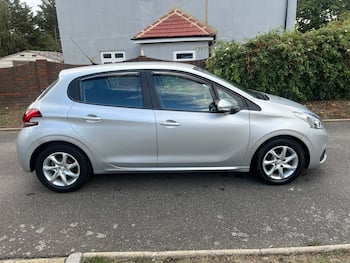 Used Peugeot 208 2016 for sale - 79802852: Photo