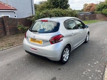 Used Peugeot 208 2016 for sale - 79802852: Photo