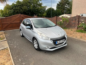 Used Peugeot 208 2013 for sale - 79459925: Photo
