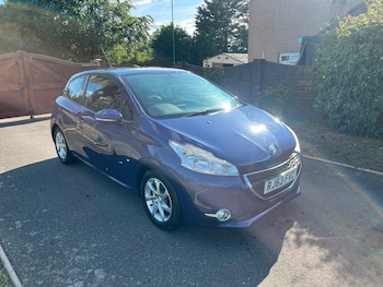 Used Peugeot 208 2013 for sale - 79459420: Photo