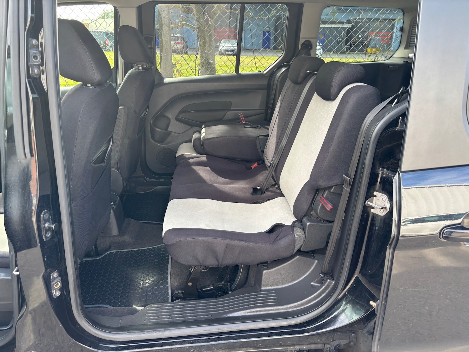 Used Ford Grand Tourneo Connect 2016 for sale - 77974189: Photo 16