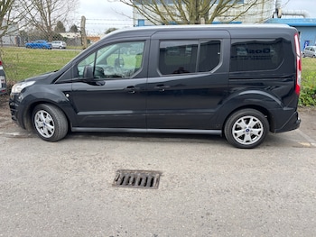 Used Ford Grand Tourneo Connect 2016 for sale - 77974189: Photo