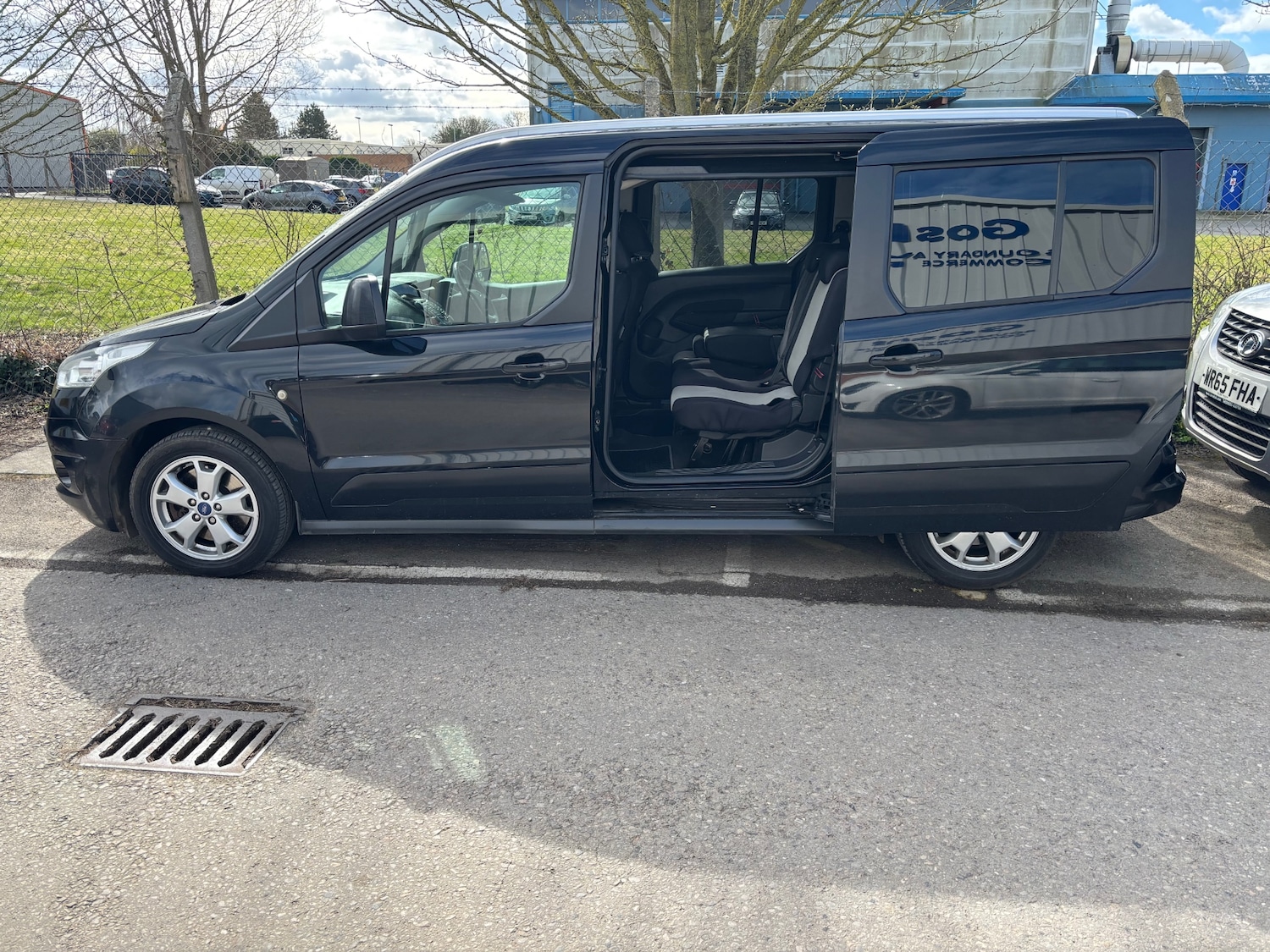 Used Ford Grand Tourneo Connect 2016 for sale - 77974189: Photo 3