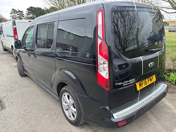 Used Ford Grand Tourneo Connect 2016 for sale - 77974189: Photo