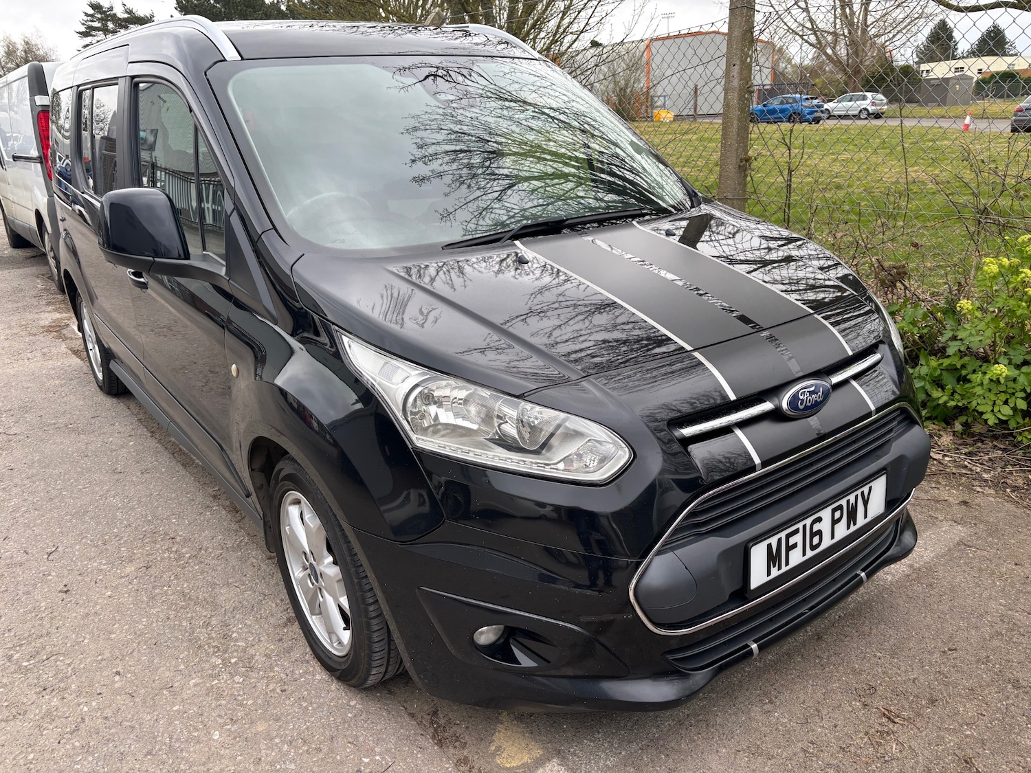 Used Ford Grand Tourneo Connect 2016 for sale - 77974189: Photo 8