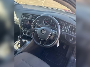 Used Volkswagen Golf 2018 for sale - 76036499: Photo