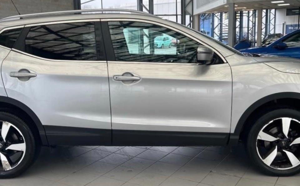 Used Nissan Qashqai 2016 for sale - 77629537: Photo 2