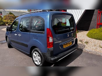Used Peugeot Partner Tepee 2010 for sale - 79706402: Photo