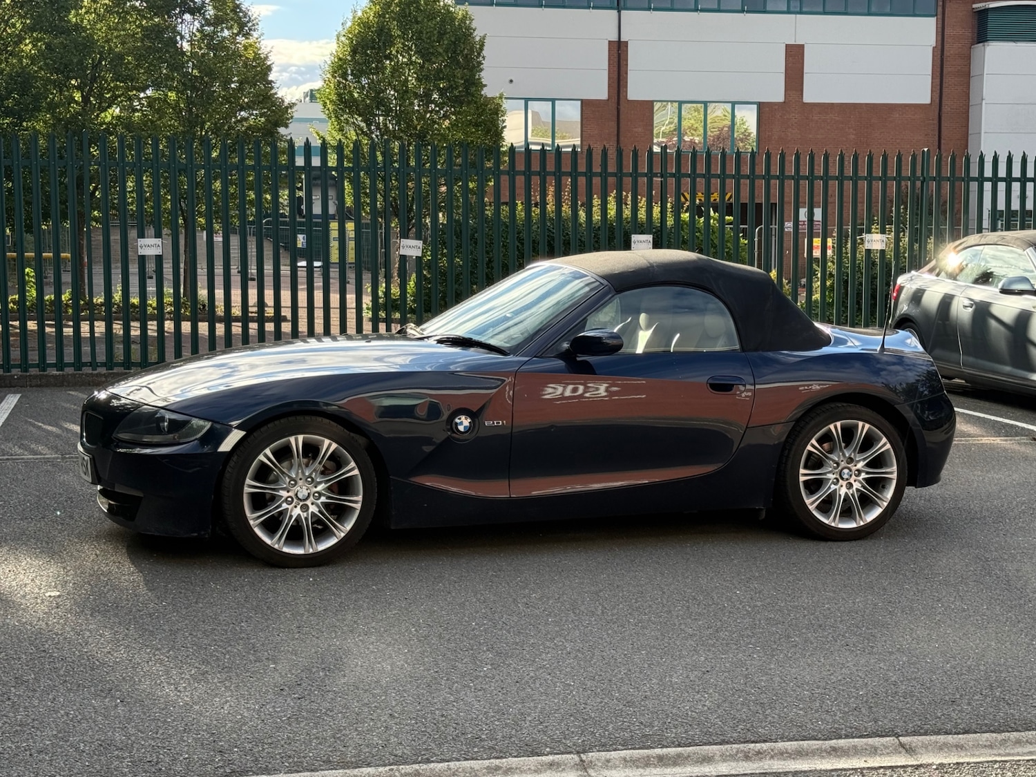 BMW Z4 2.0i Sport Convertible 2dr Petrol Manual Euro 4 (150 ps) — photo 10 of 40