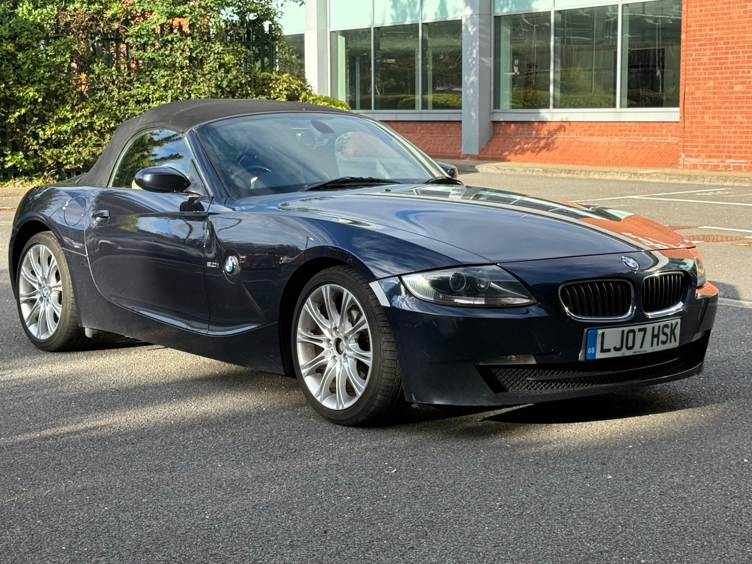 BMW Z4 2.0i Sport Convertible 2dr Petrol Manual Euro 4 (150 ps) — photo 2 of 40