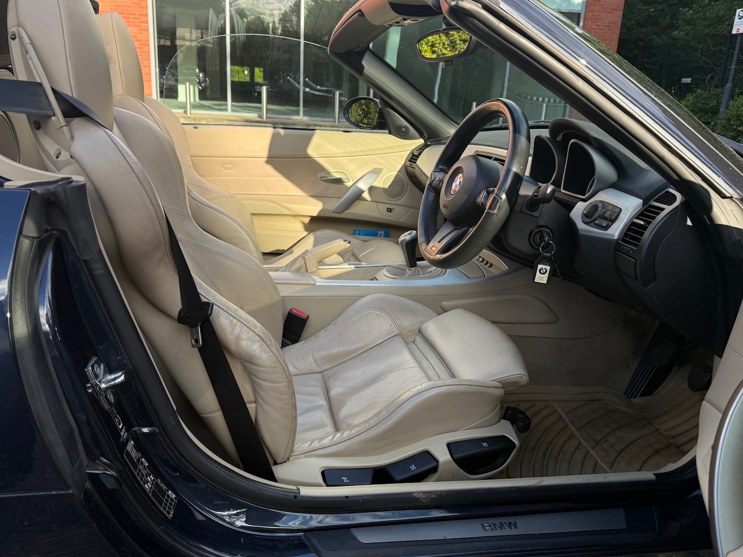 BMW Z4 2.0i Sport Convertible 2dr Petrol Manual Euro 4 (150 ps) — photo 28 of 40