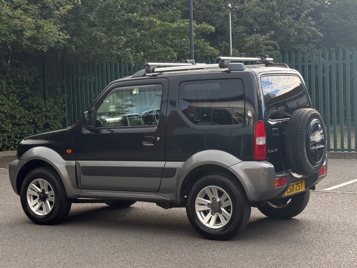 Suzuki Jimny 1.3 SZ4 SUV 3dr Petrol Automatic (181 g/km, 83 bhp) — photo 11 of 46