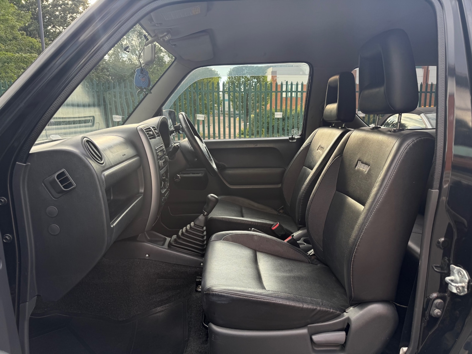 Suzuki Jimny 1.3 SZ4 SUV 3dr Petrol Automatic (181 g/km, 83 bhp) — photo 18 of 46
