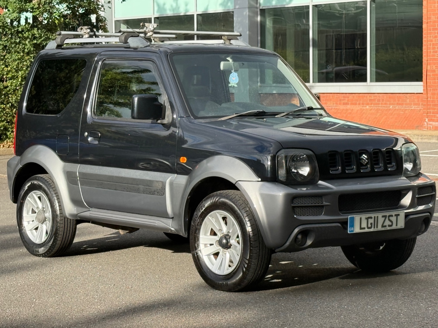 Suzuki Jimny 1.3 SZ4 SUV 3dr Petrol Automatic (181 g/km, 83 bhp) — photo 2 of 46
