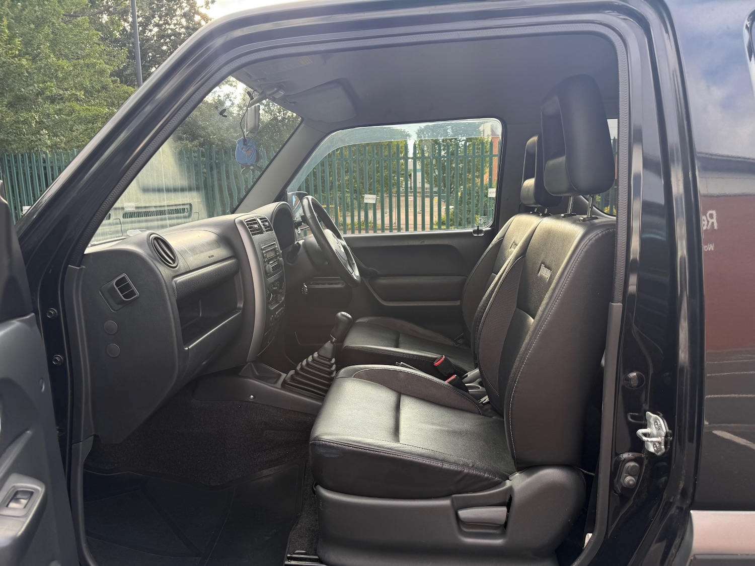 Suzuki Jimny 1.3 SZ4 SUV 3dr Petrol Automatic (181 g/km, 83 bhp) — photo 19 of 46