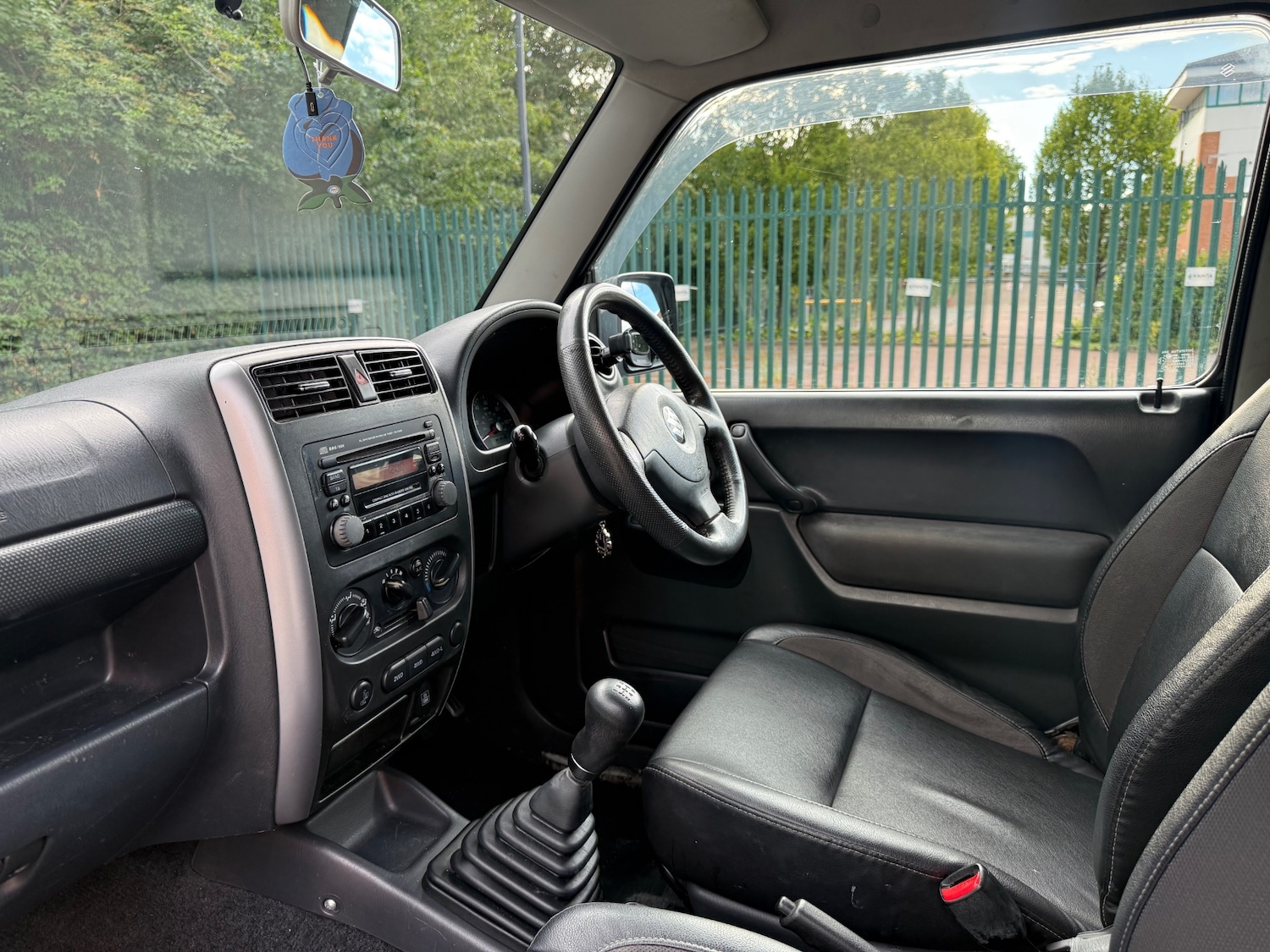 Suzuki Jimny 1.3 SZ4 SUV 3dr Petrol Automatic (181 g/km, 83 bhp) — photo 23 of 46