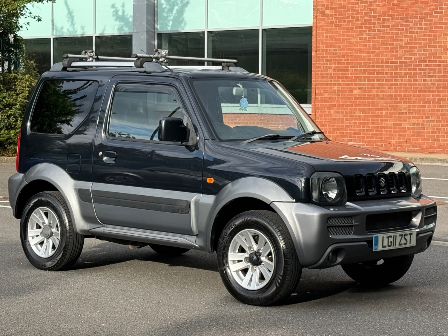 Suzuki Jimny 1.3 SZ4 SUV 3dr Petrol Automatic (181 g/km, 83 bhp) — photo 3 of 46