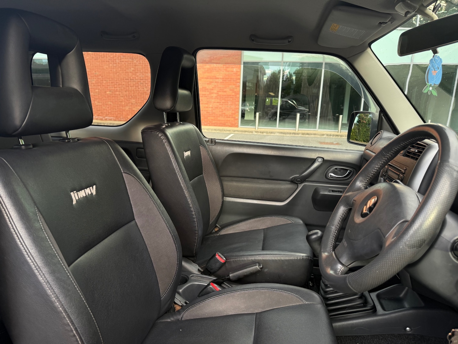Suzuki Jimny 1.3 SZ4 SUV 3dr Petrol Automatic (181 g/km, 83 bhp) — photo 30 of 46