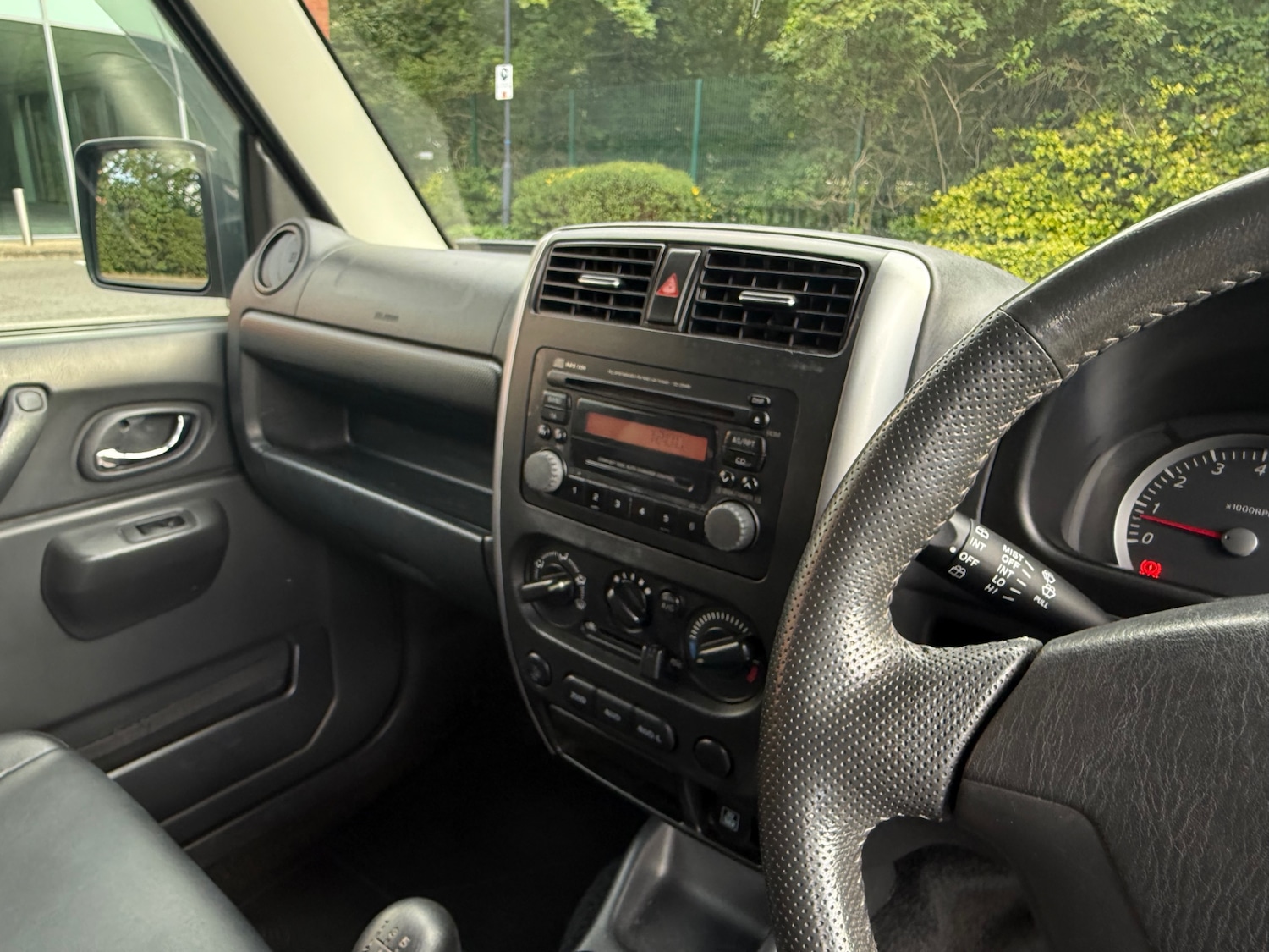 Suzuki Jimny 1.3 SZ4 SUV 3dr Petrol Automatic (181 g/km, 83 bhp) — photo 35 of 46