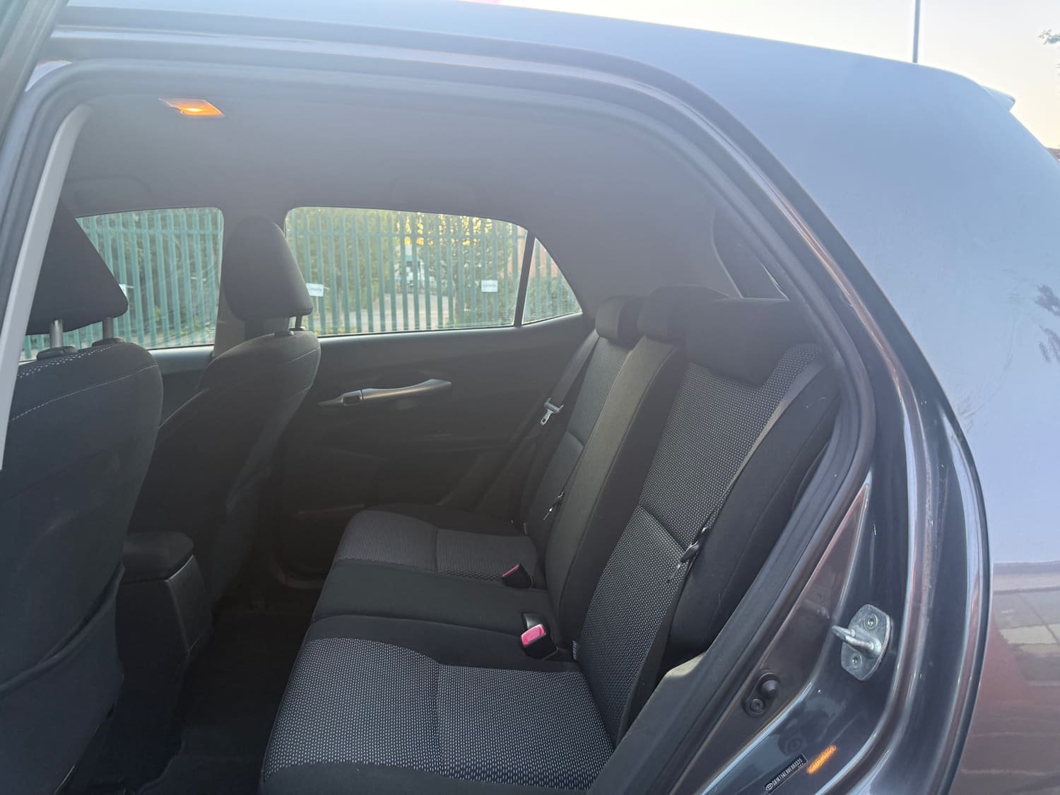 Toyota Auris 1.33 Dual VVT-i TR Hatchback 5dr Petrol Manual Euro 4 (s/s) (101 ps) — photo 31 of 33