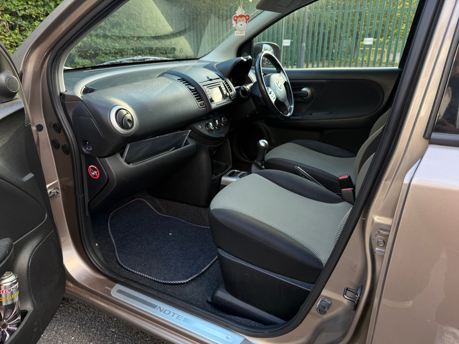 Nissan Note 1.4 16V n-tec Hatchback 5dr Petrol Manual Euro 5 (88 ps) — photo 11 of 40