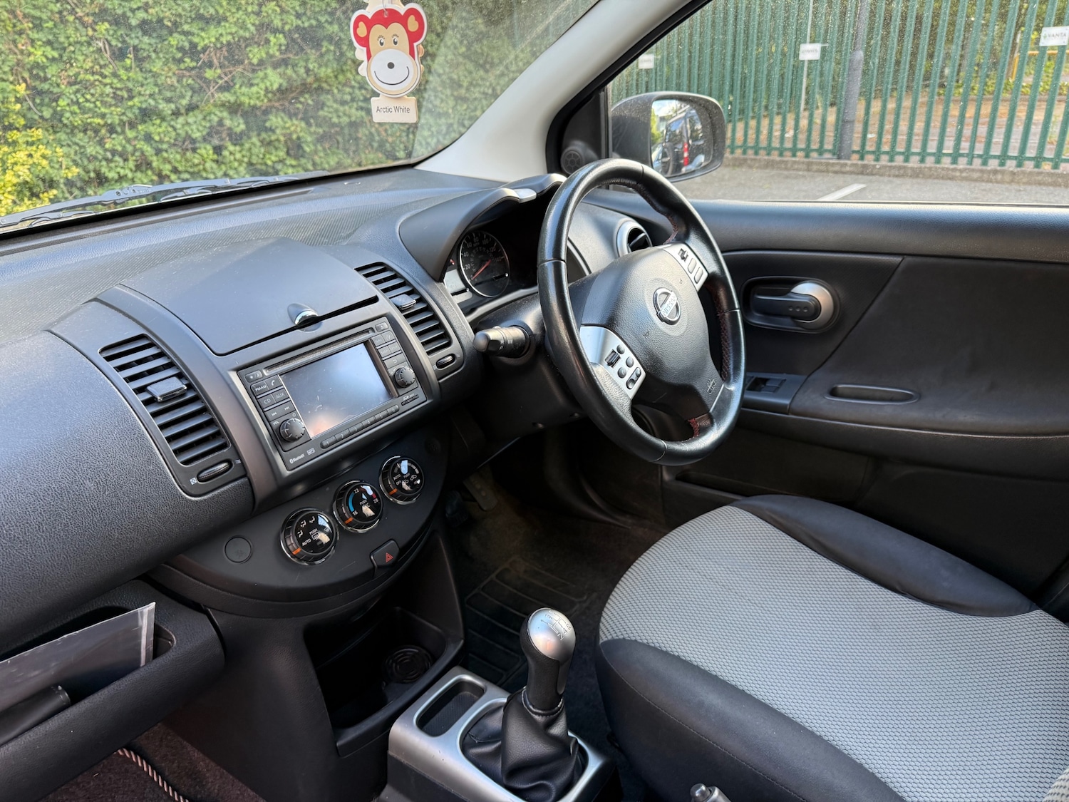 Nissan Note 1.4 16V n-tec Hatchback 5dr Petrol Manual Euro 5 (88 ps) — photo 16 of 40