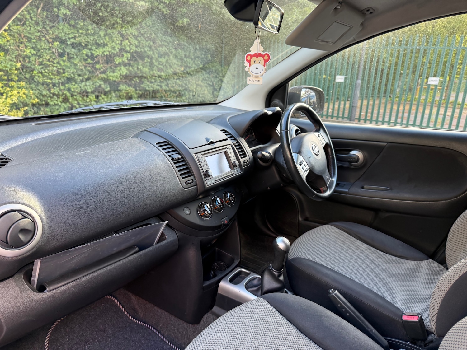 Nissan Note 1.4 16V n-tec Hatchback 5dr Petrol Manual Euro 5 (88 ps) — photo 18 of 40