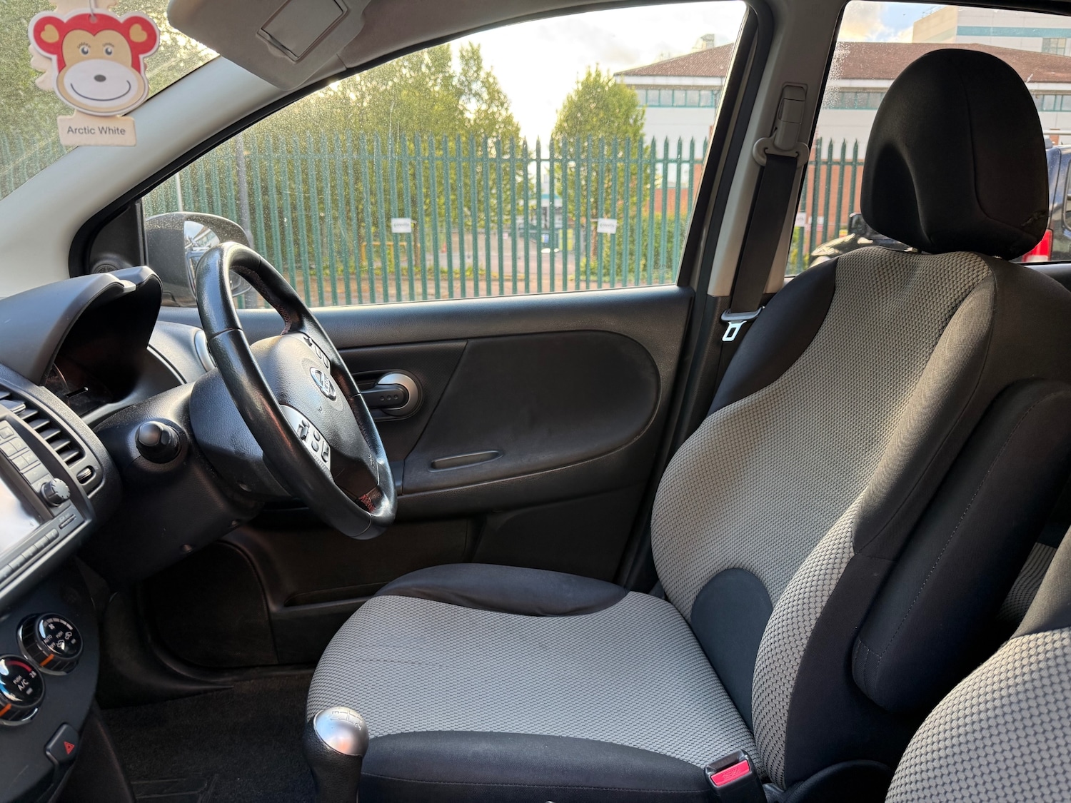 Nissan Note 1.4 16V n-tec Hatchback 5dr Petrol Manual Euro 5 (88 ps) — photo 20 of 40