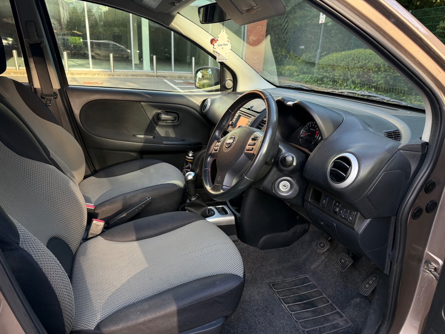 Nissan Note 1.4 16V n-tec Hatchback 5dr Petrol Manual Euro 5 (88 ps) — photo 22 of 40