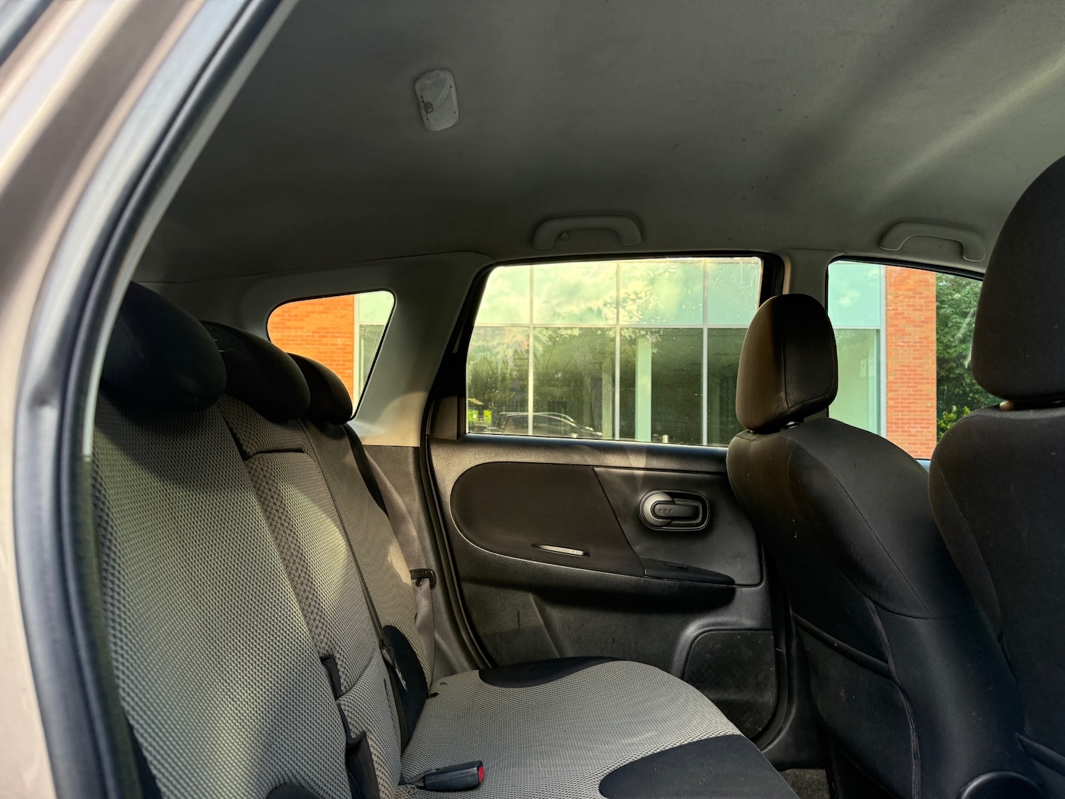 Nissan Note 1.4 16V n-tec Hatchback 5dr Petrol Manual Euro 5 (88 ps) — photo 28 of 40