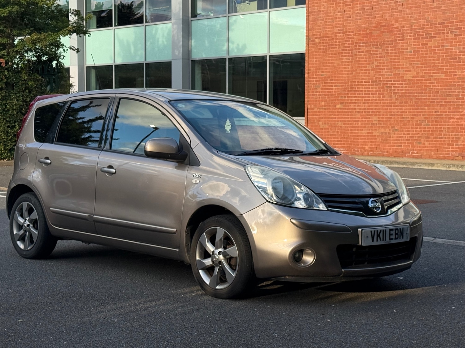 Nissan Note 1.4 16V n-tec Hatchback 5dr Petrol Manual Euro 5 (88 ps) — photo 3 of 40