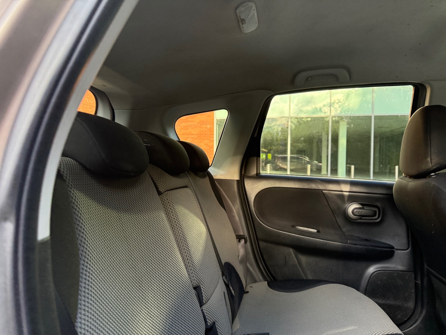 Nissan Note 1.4 16V n-tec Hatchback 5dr Petrol Manual Euro 5 (88 ps) — photo 32 of 40