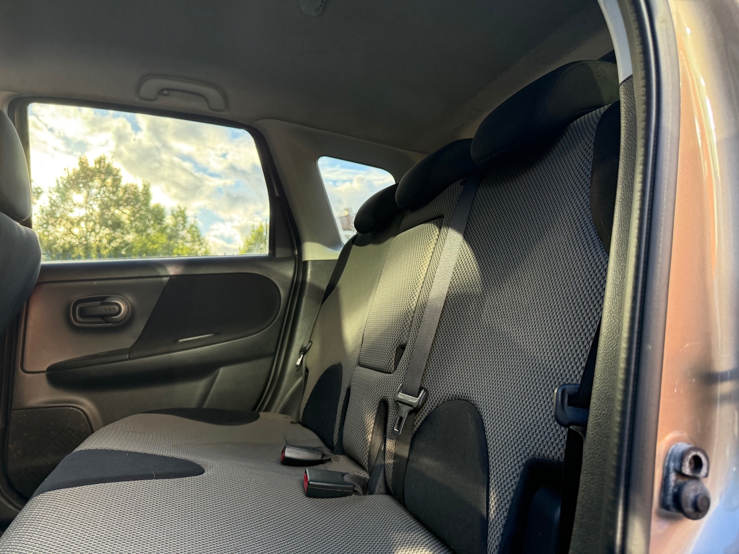 Nissan Note 1.4 16V n-tec Hatchback 5dr Petrol Manual Euro 5 (88 ps) — photo 38 of 40
